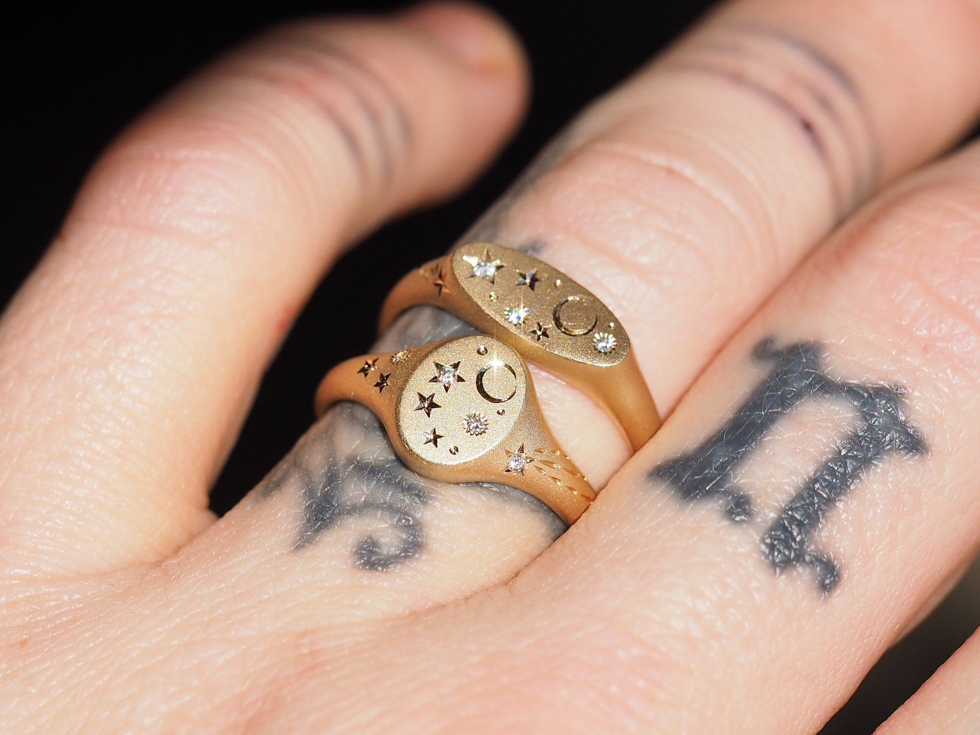 Mini Signet | E/W Moval