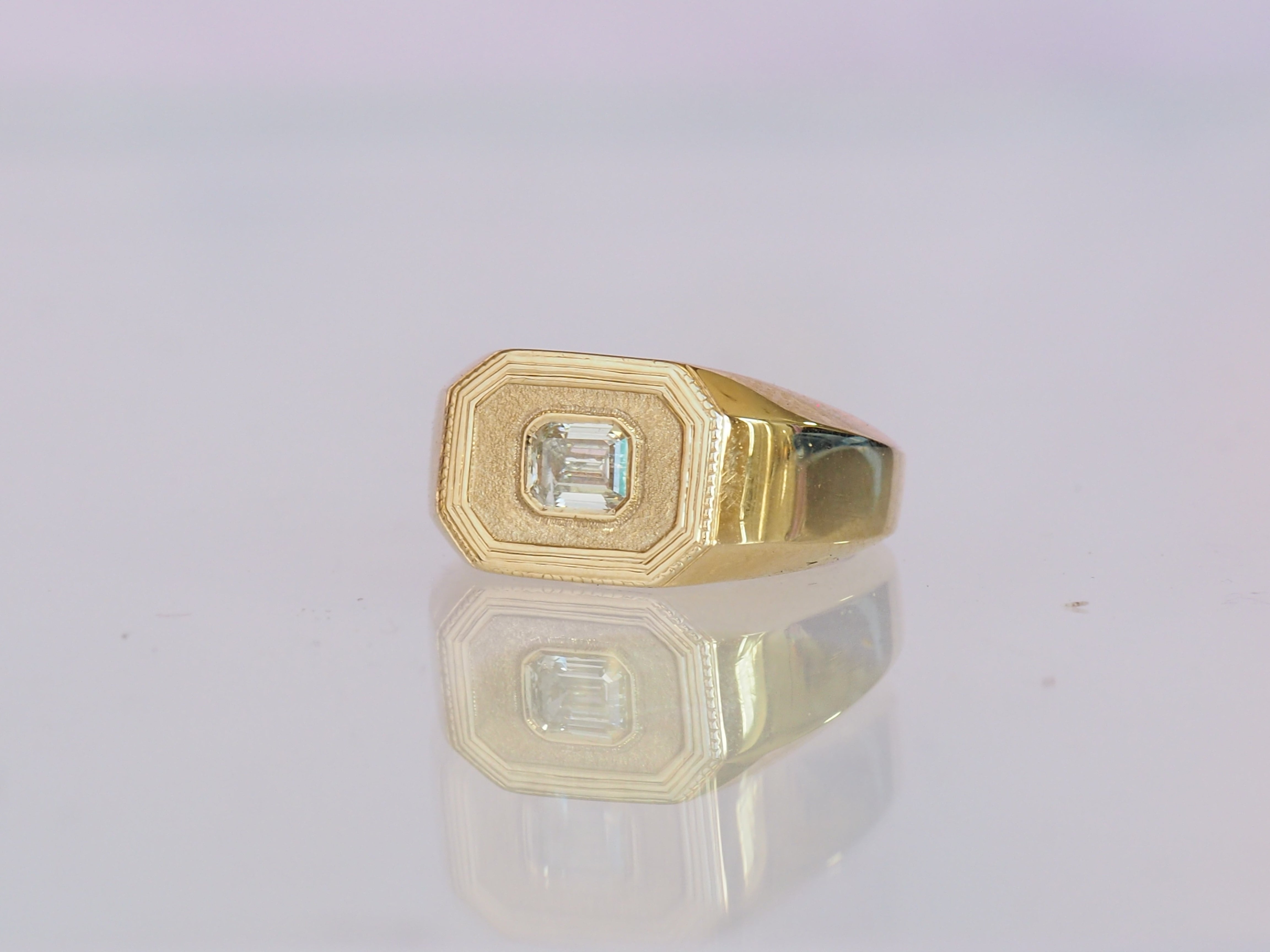 Green Agate Signet Pinky Ring in Gold | Medley Jewellery