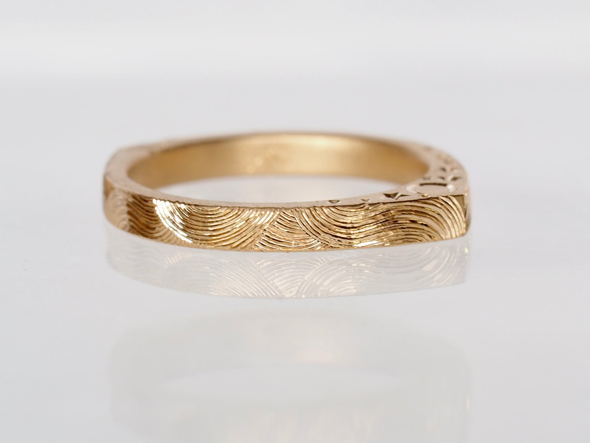 Celestial Wave | Engraved Slice Ring